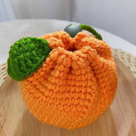 🍊NEW Tangerine Crochet Mini Bag Charm Keychain Micro Pouch Purse - Picture 4 of 4